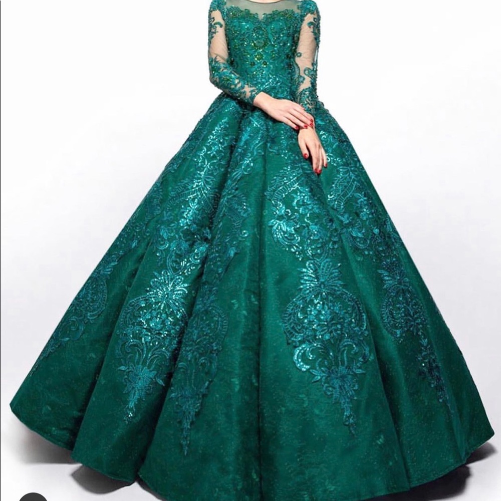 Dress - Picture 2 of 3